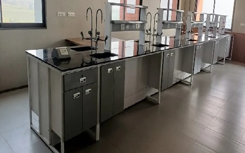 Chemical Laboratory Workstation